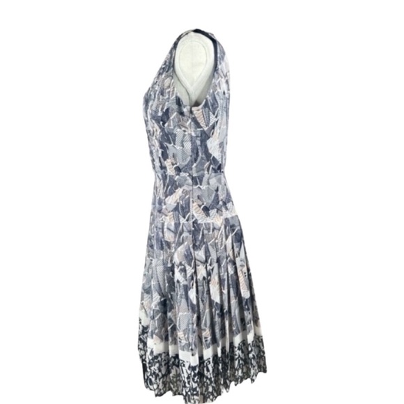 HALOGEN Sleeveless Dress in Navy Blue, White & Very Light Pink, Lined, Size 8P. - Picture 3 of 10